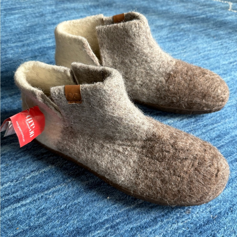 Cozy Tri-Color Wool slippers by Green comfort
